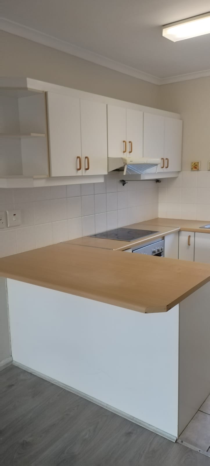 To Let 2 Bedroom Property for Rent in Tokai Western Cape